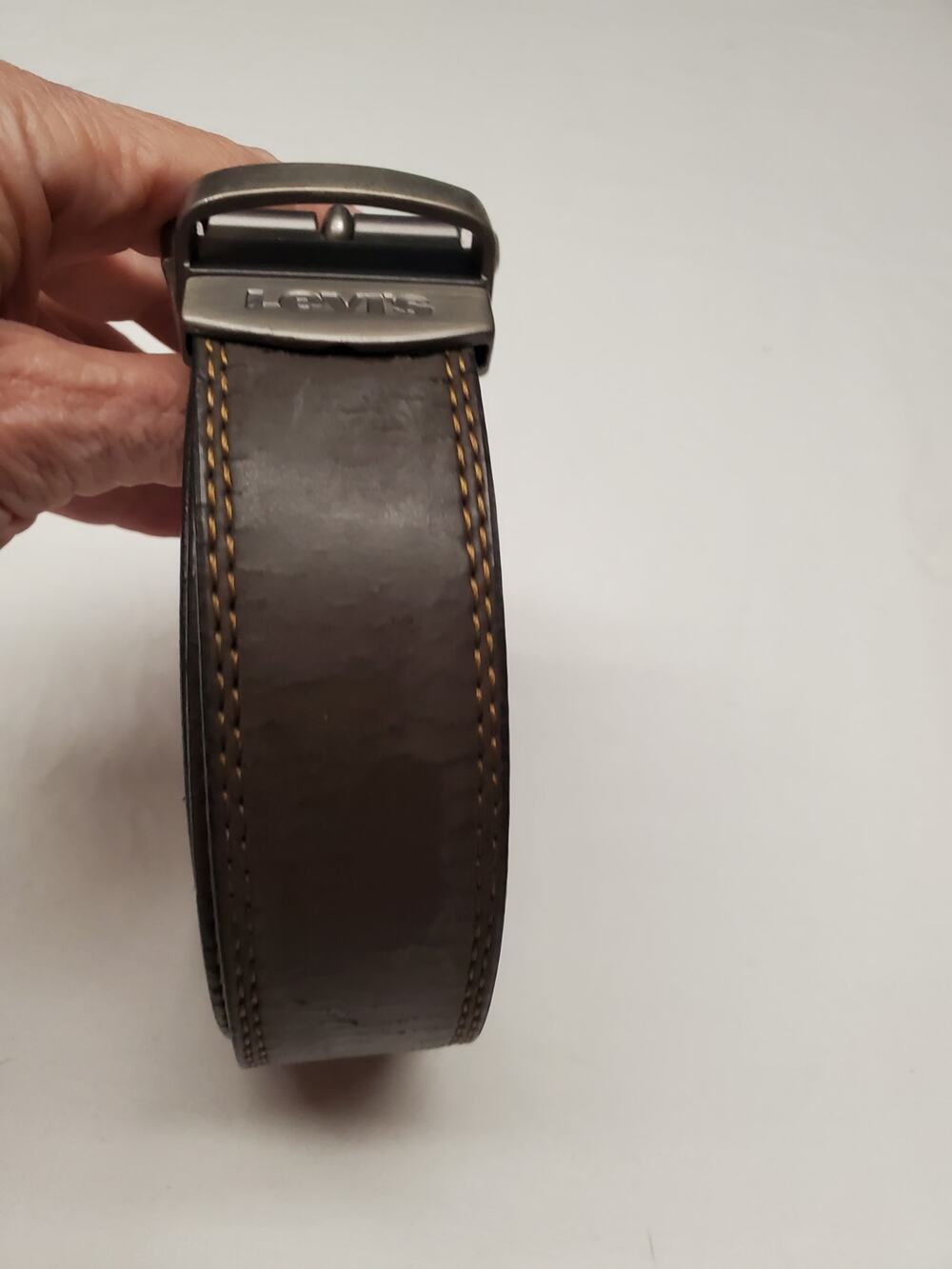 Levi's Men's Brown Leather Belt Gold Stitch Buckle Casual Jean Belt Sz 42/44